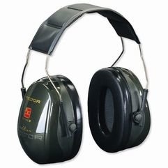 Peltor Optime II ear muffs (average noise)